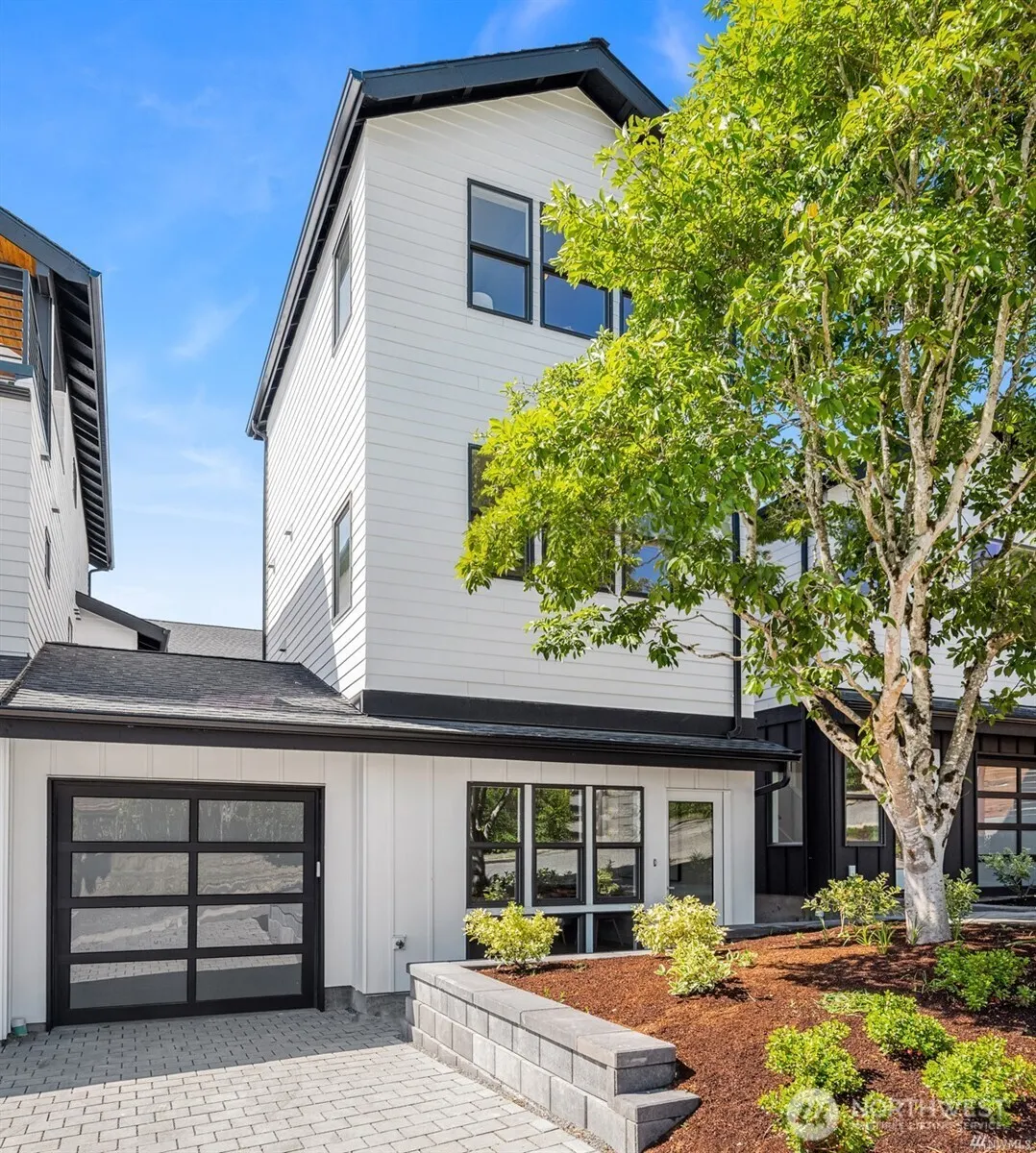 5547 S Morgan Street , Seattle, WA 98118
