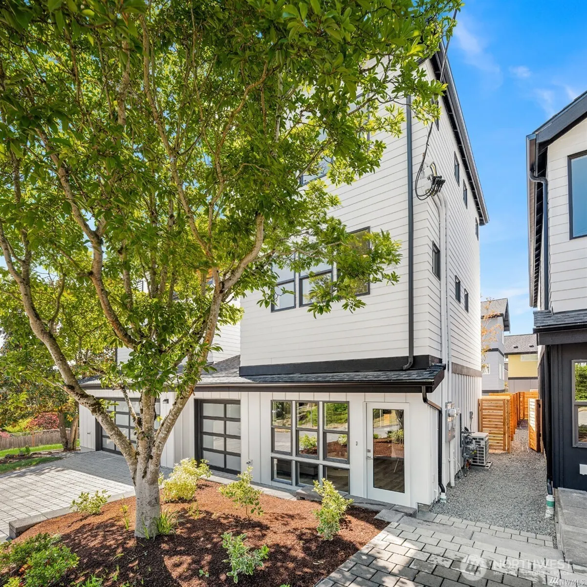5547 S Morgan Street , Seattle, WA 98118
