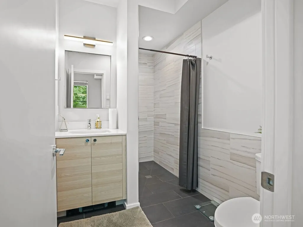 17338 Bothell Way NE #E, Bothell, WA 98011