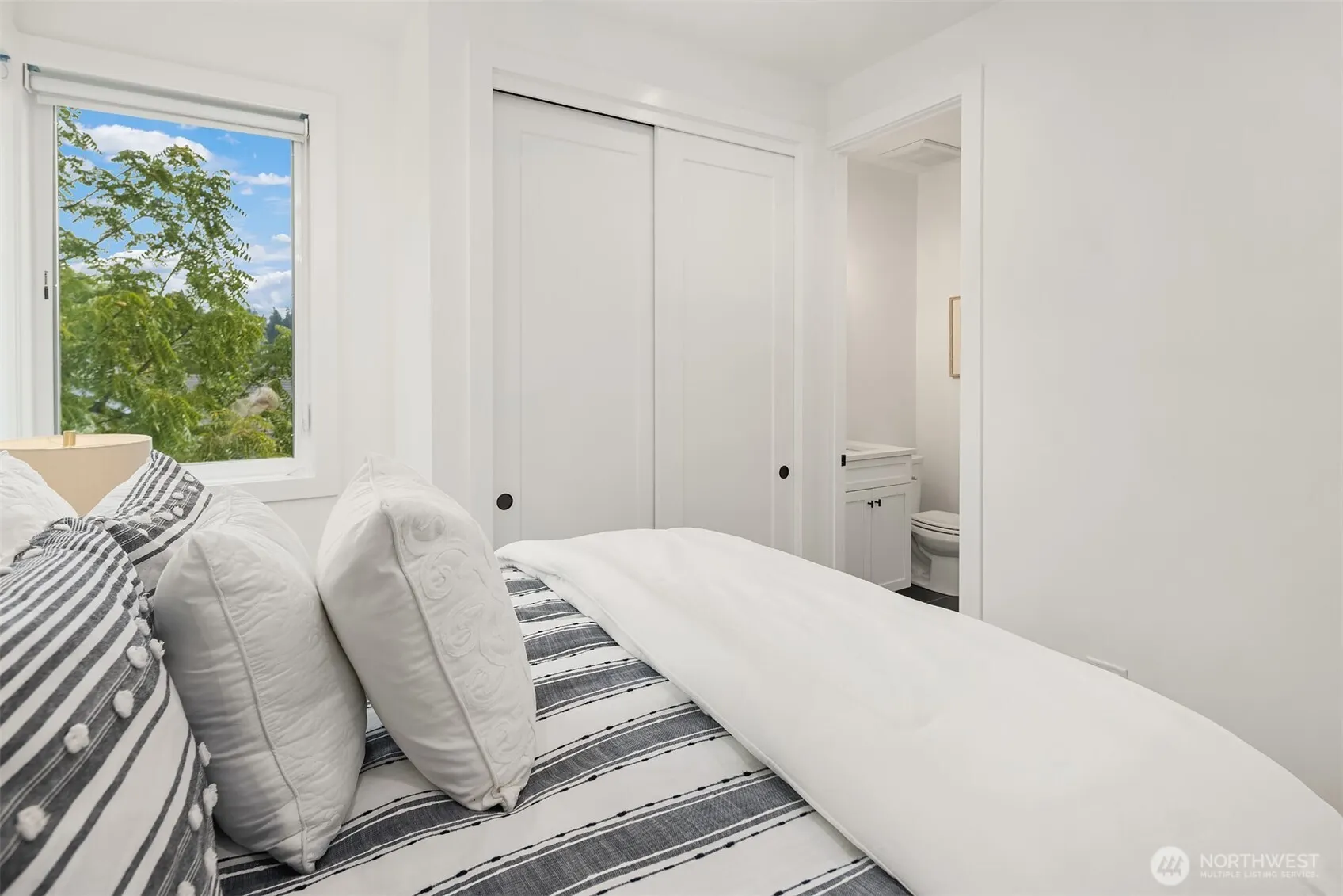 436 10th Avenue #A, Kirkland, WA 98033
