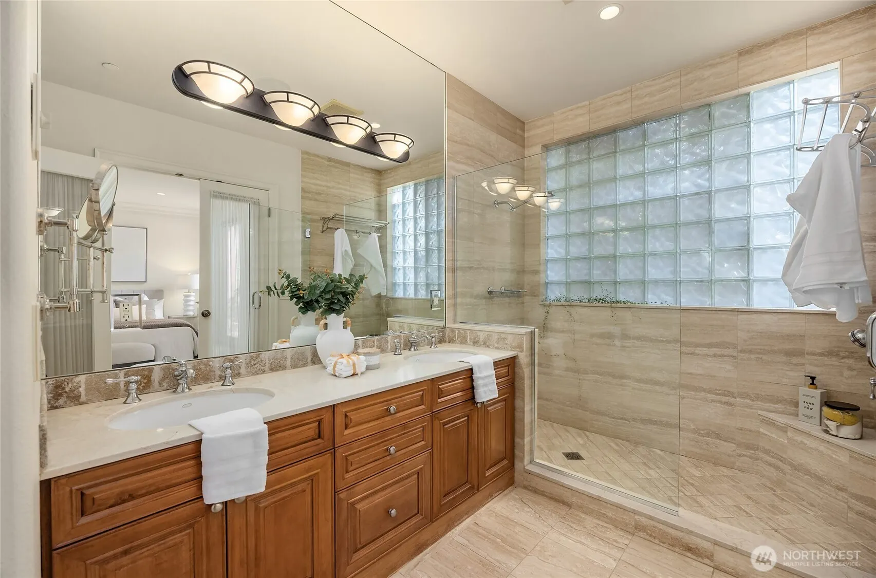 2325 43rd Avenue E #102, Seattle, WA 98112