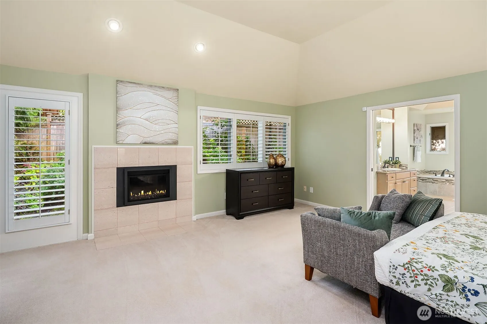 5208 Isola Place NW, Issaquah, WA 98027