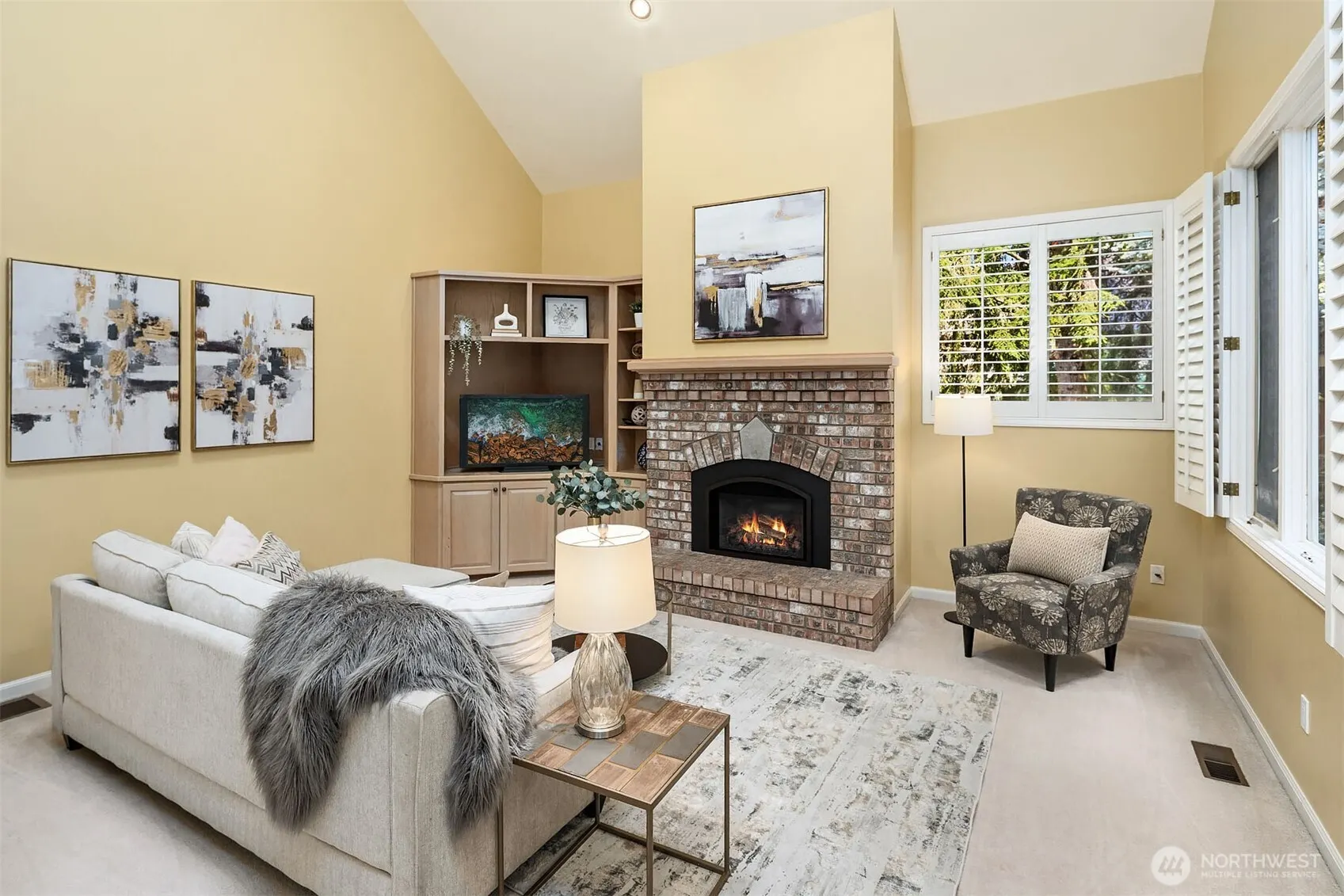 5208 Isola Place NW, Issaquah, WA 98027