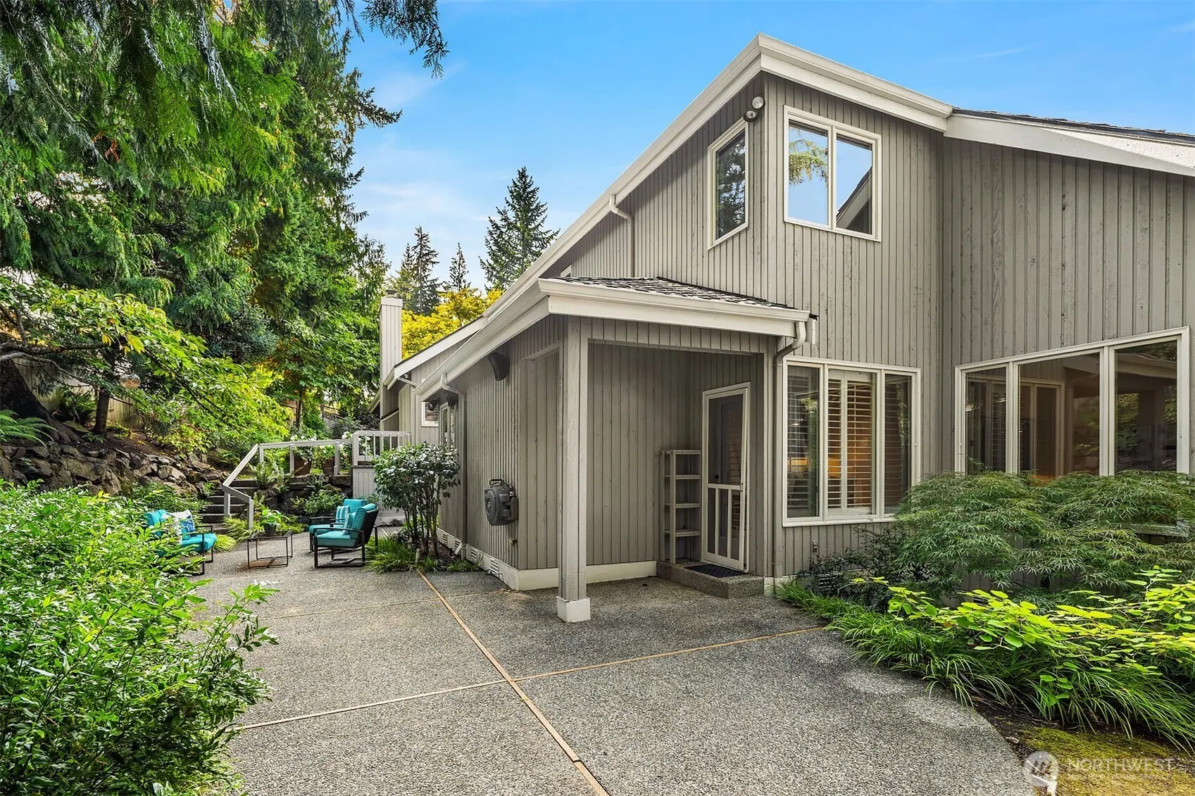 5208 Isola Place NW, Issaquah, WA 98027