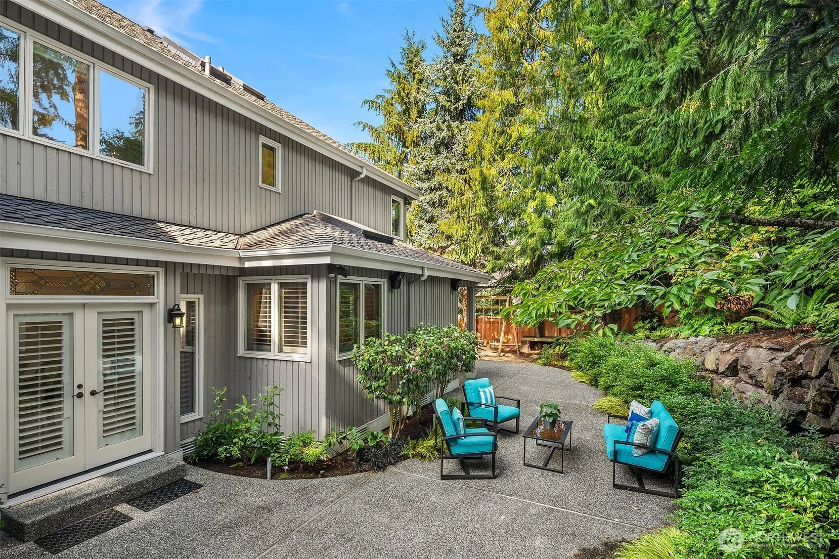 5208 Isola Place NW, Issaquah, WA 98027