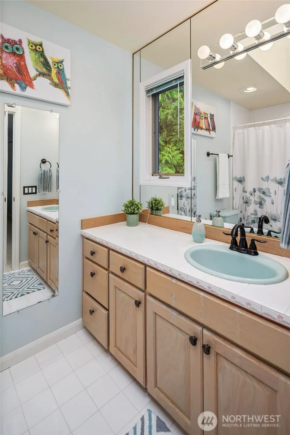 5208 Isola Place NW, Issaquah, WA 98027