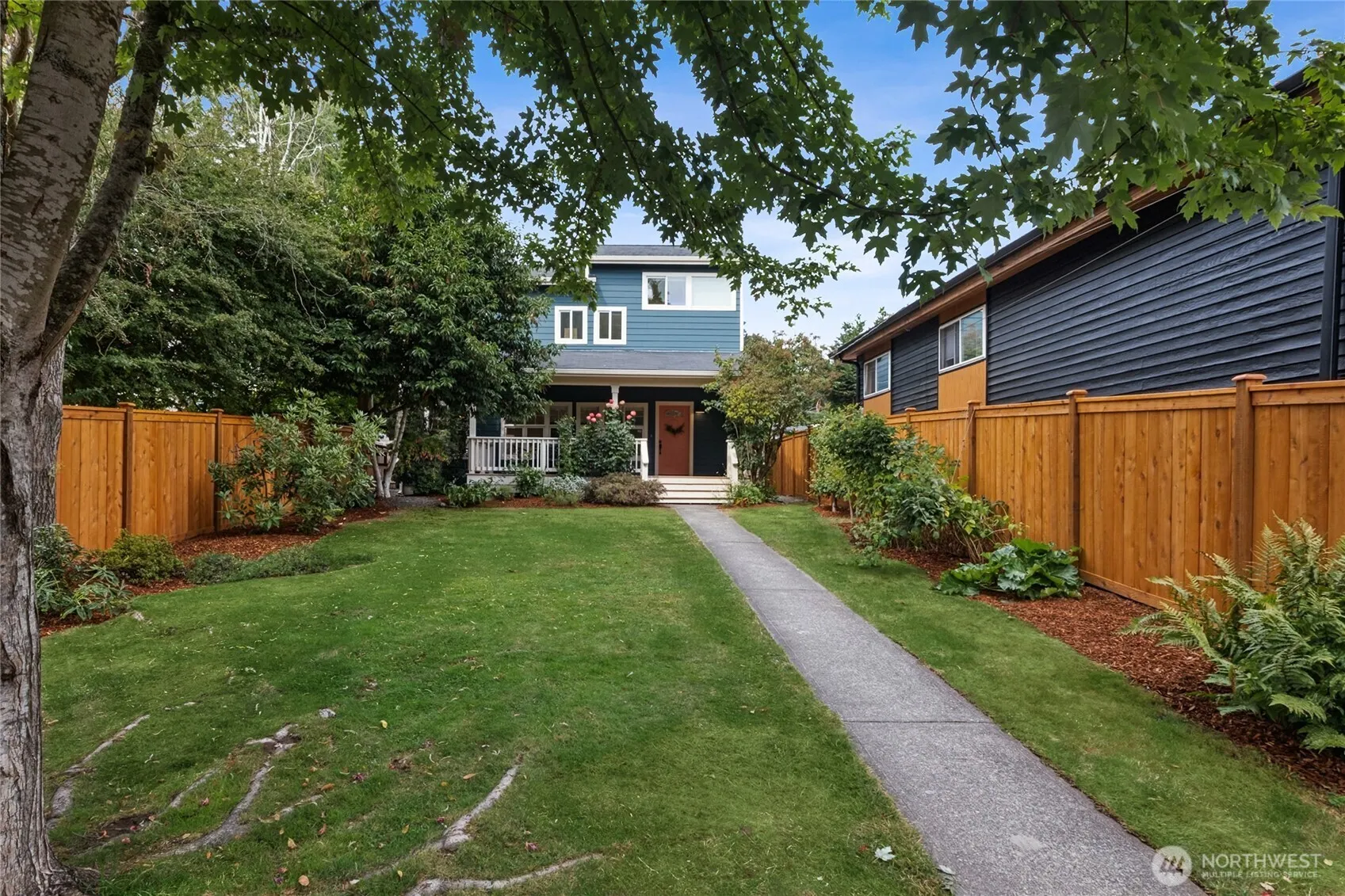 5136 S Frontenac Street , Seattle, WA 98118