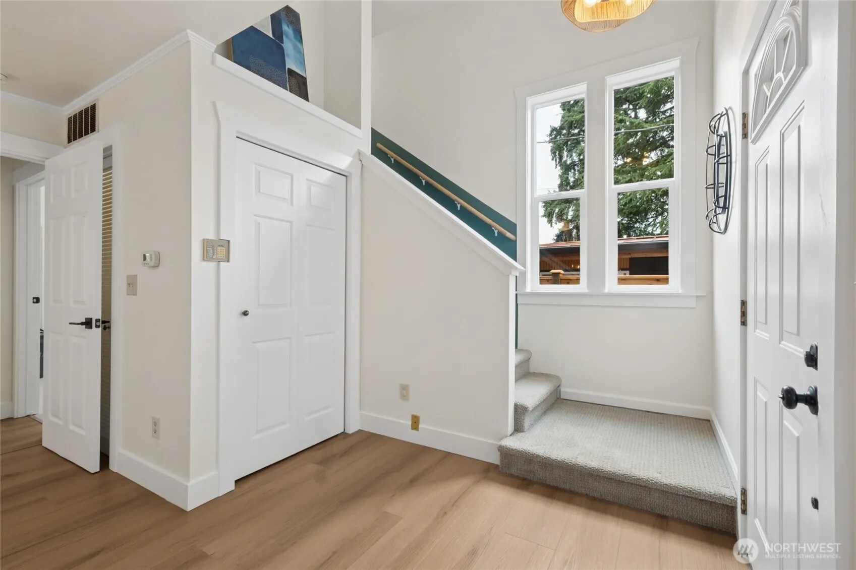 5136 S Frontenac Street , Seattle, WA 98118