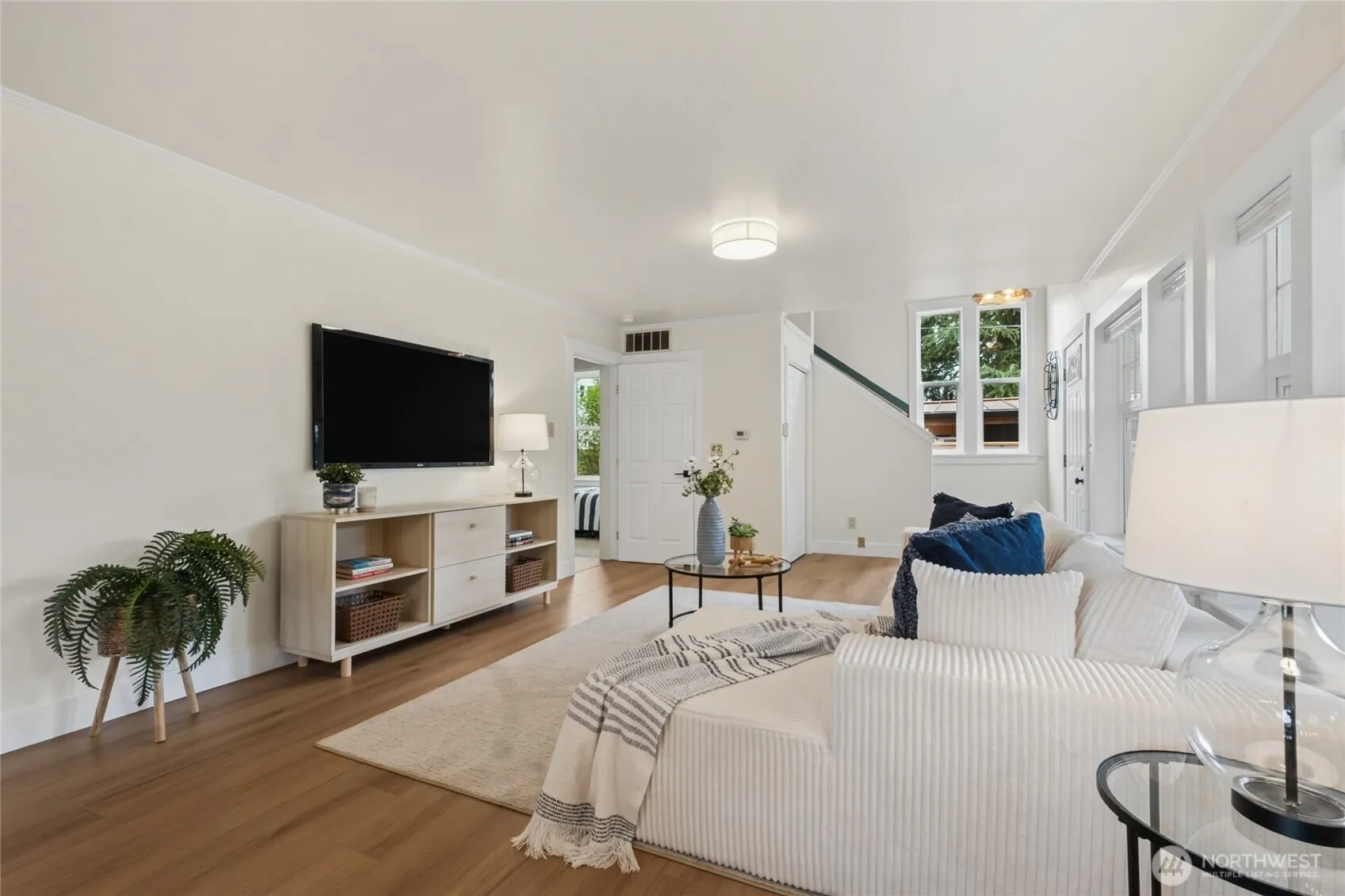 5136 S Frontenac Street , Seattle, WA 98118