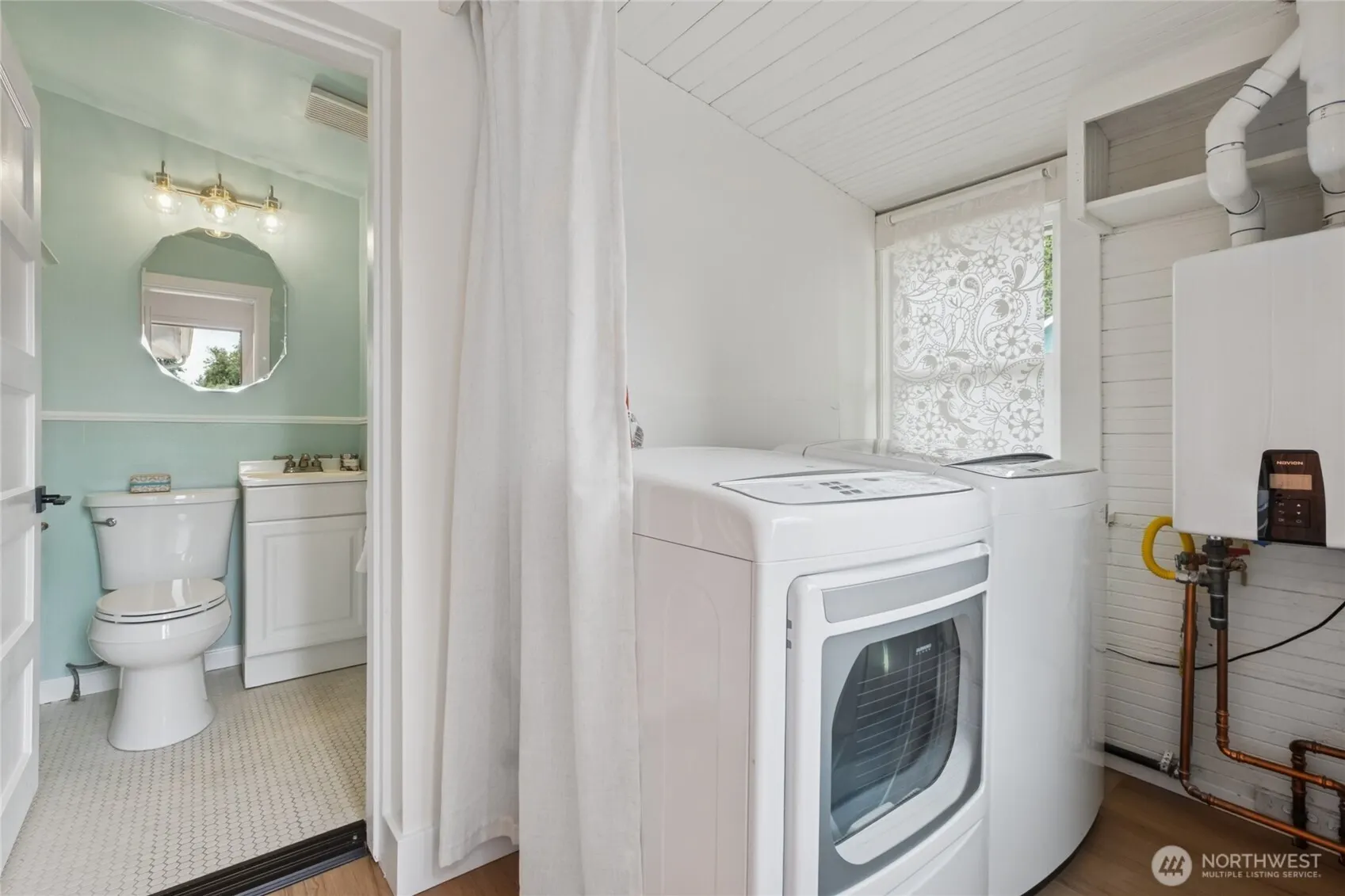 5136 S Frontenac Street , Seattle, WA 98118