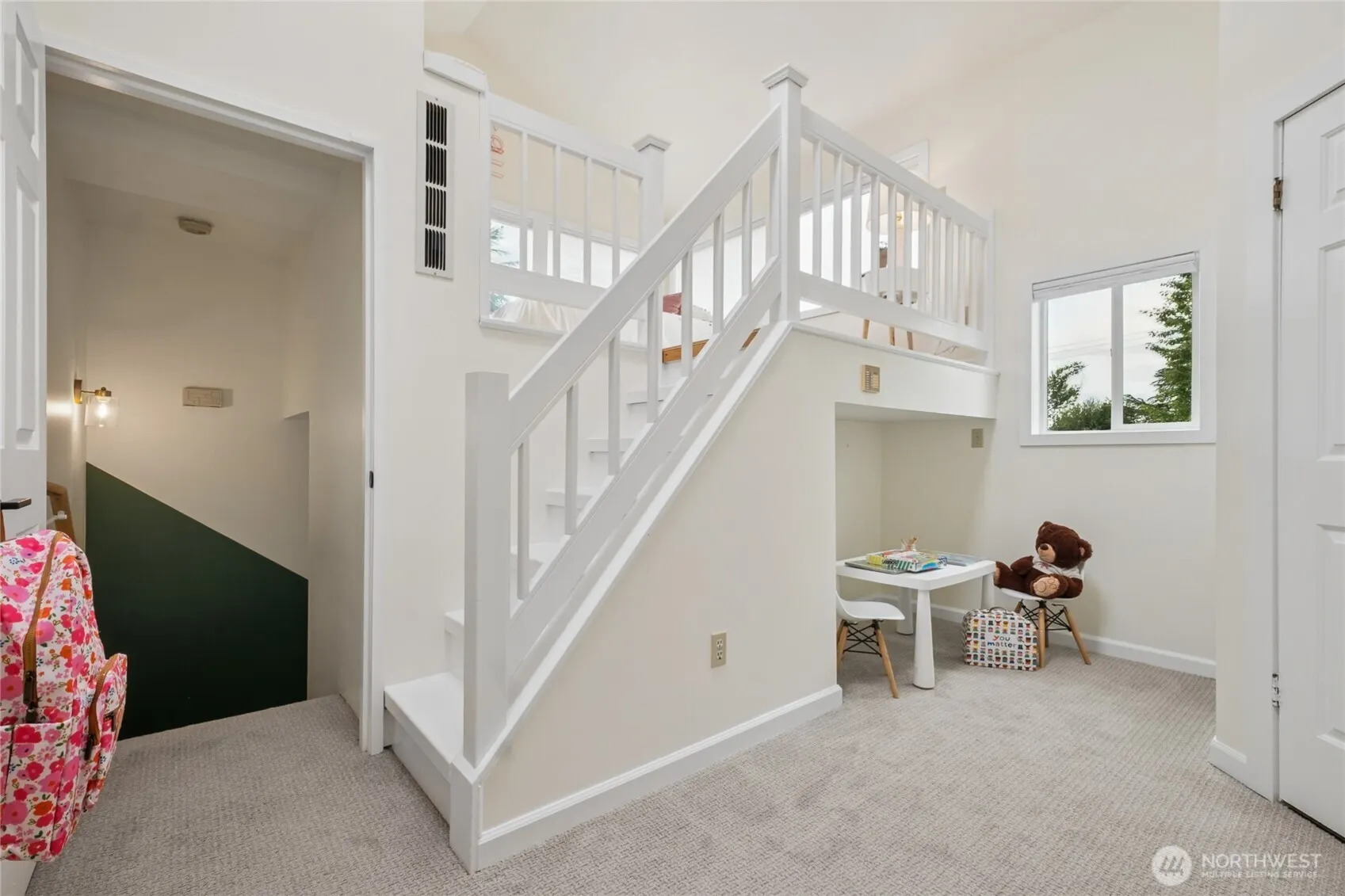5136 S Frontenac Street , Seattle, WA 98118