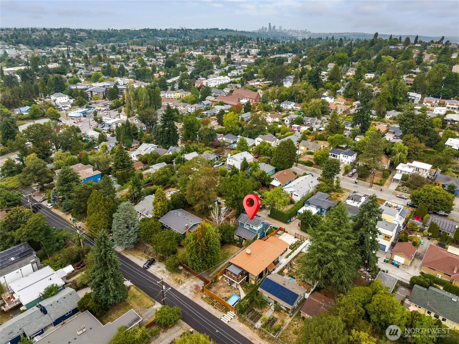 5136 S Frontenac Street , Seattle, WA 98118