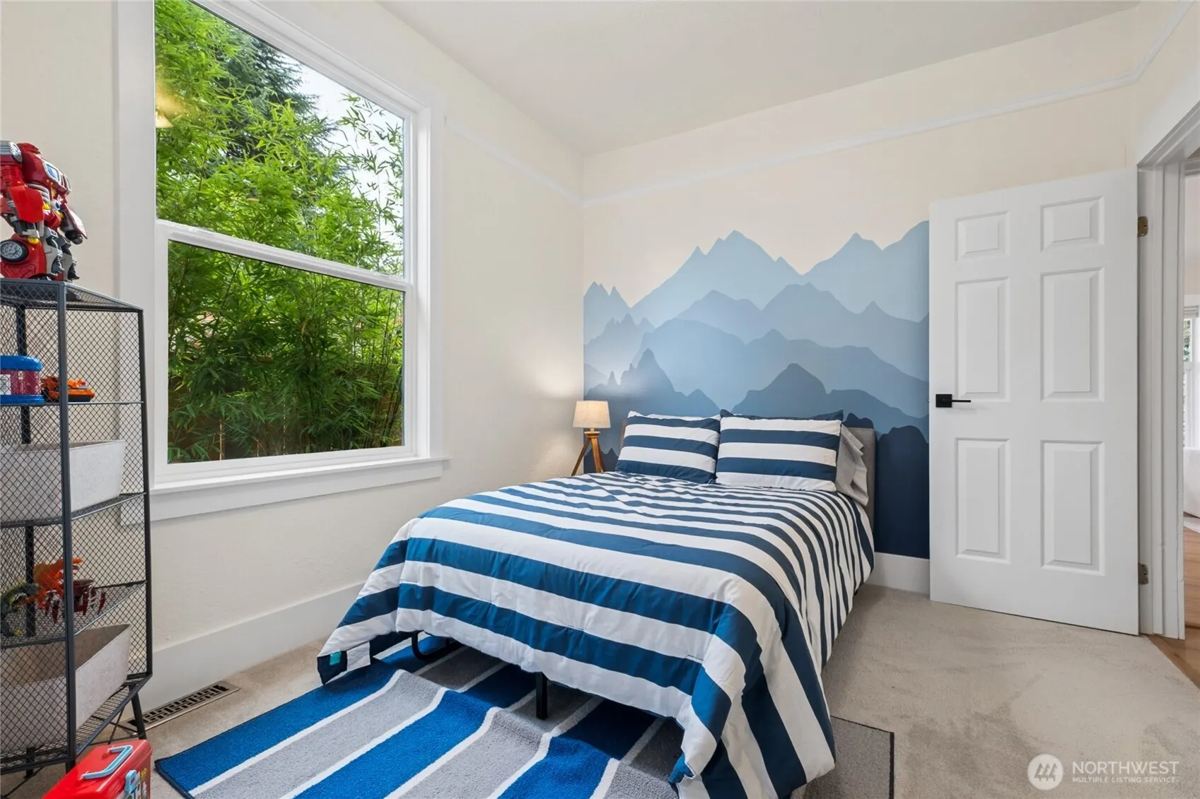 5136 S Frontenac Street , Seattle, WA 98118