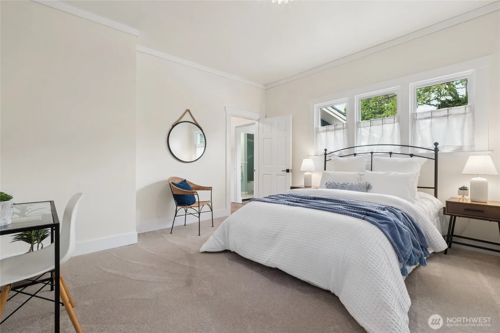 5136 S Frontenac Street , Seattle, WA 98118