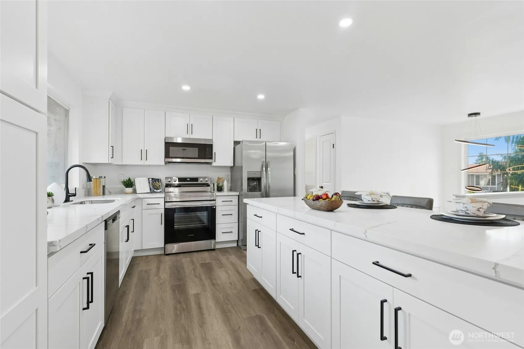 9728 S 239th Place , Kent, WA 98031