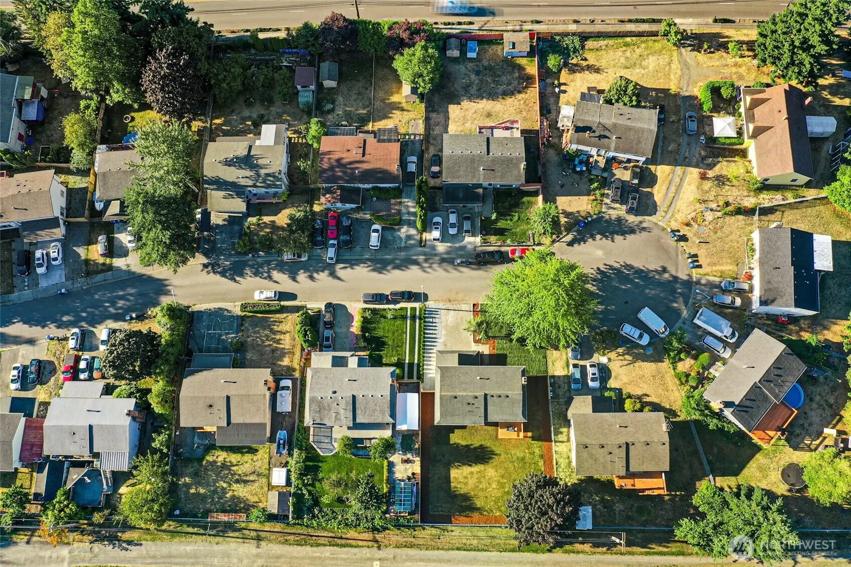 9728 S 239th Place , Kent, WA 98031
