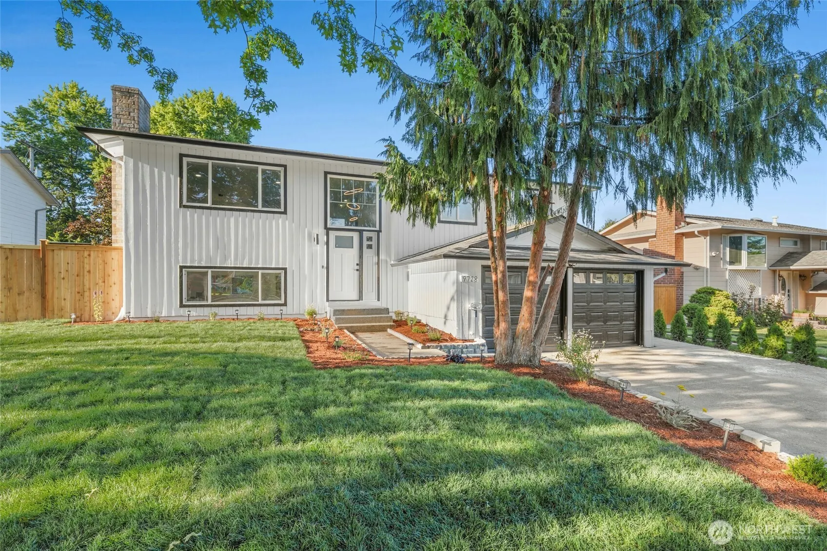 9728 S 239th Place , Kent, WA 98031