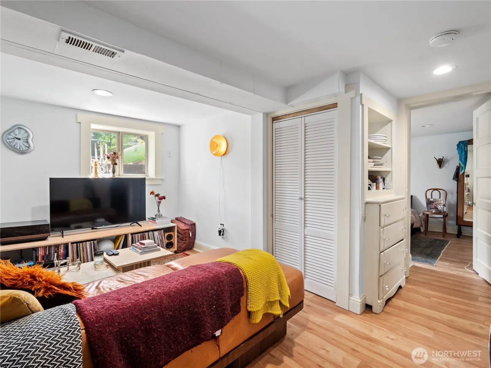 9701 Roosevelt Way NE, Seattle, WA 98115