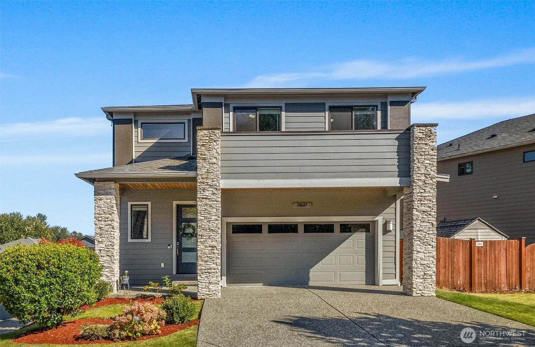 20627 Richmond Road , Bothell, WA 98012-9632
