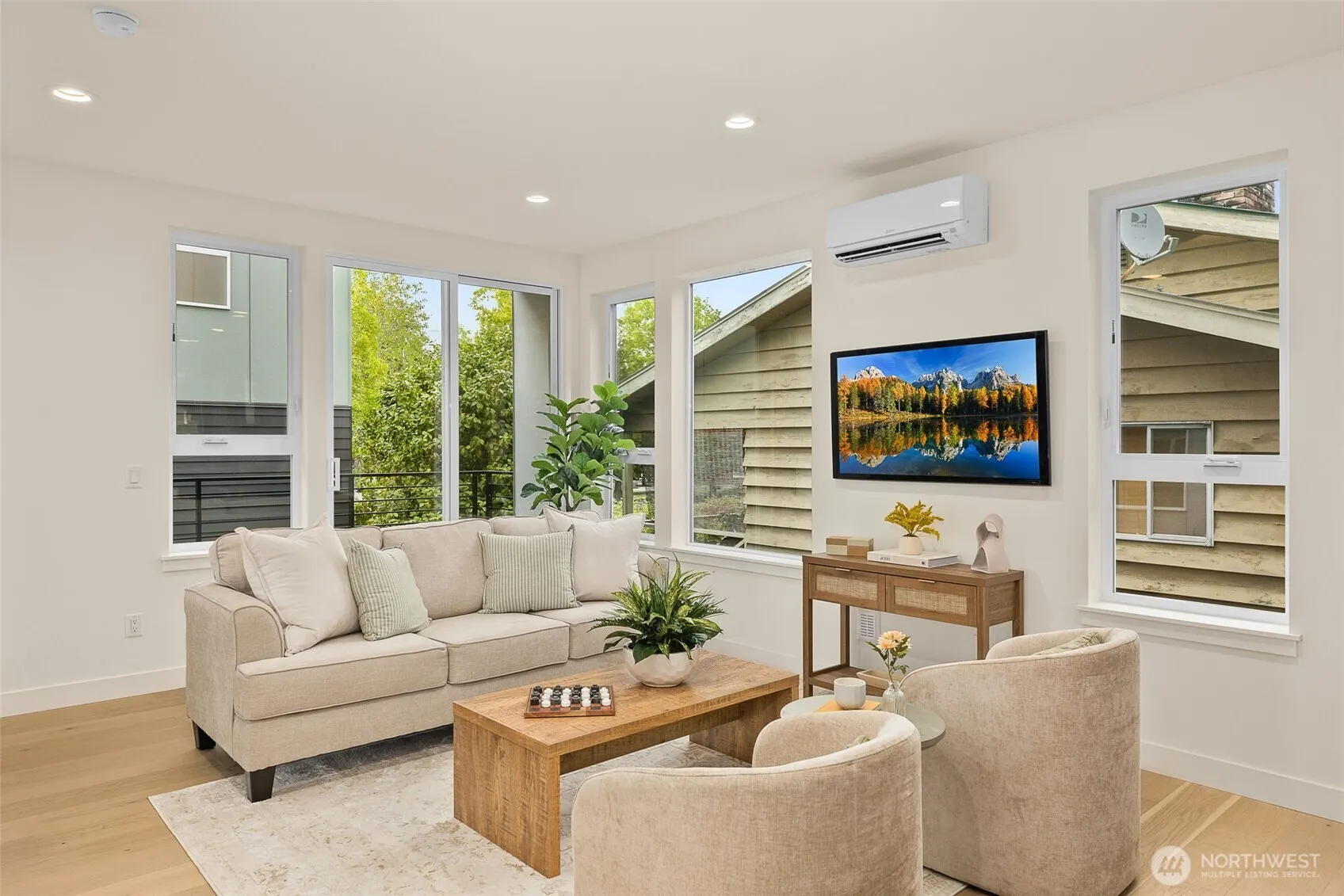 5201 Sand Point Place NE, Seattle, WA 98105