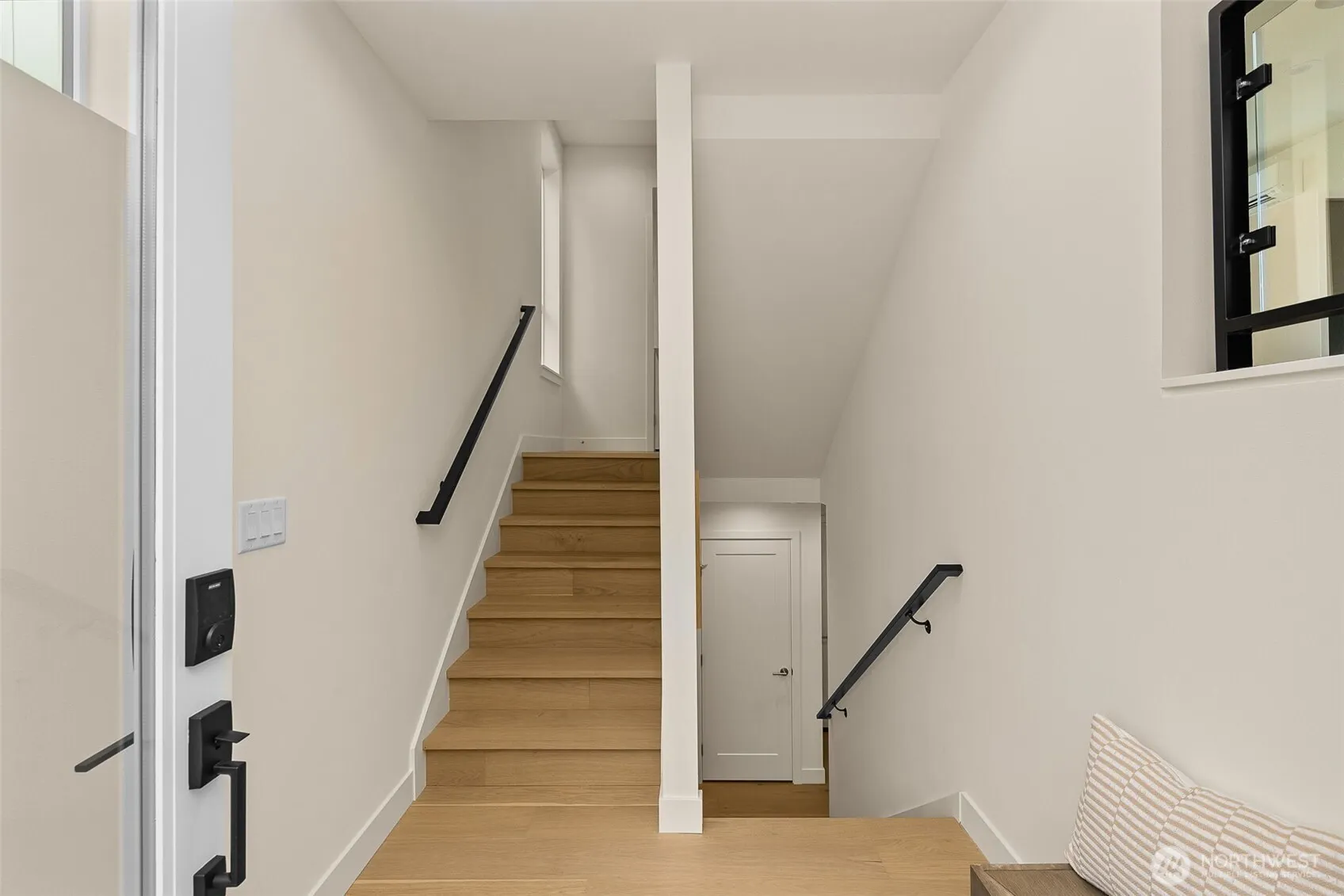 5201 Sand Point Place NE, Seattle, WA 98105