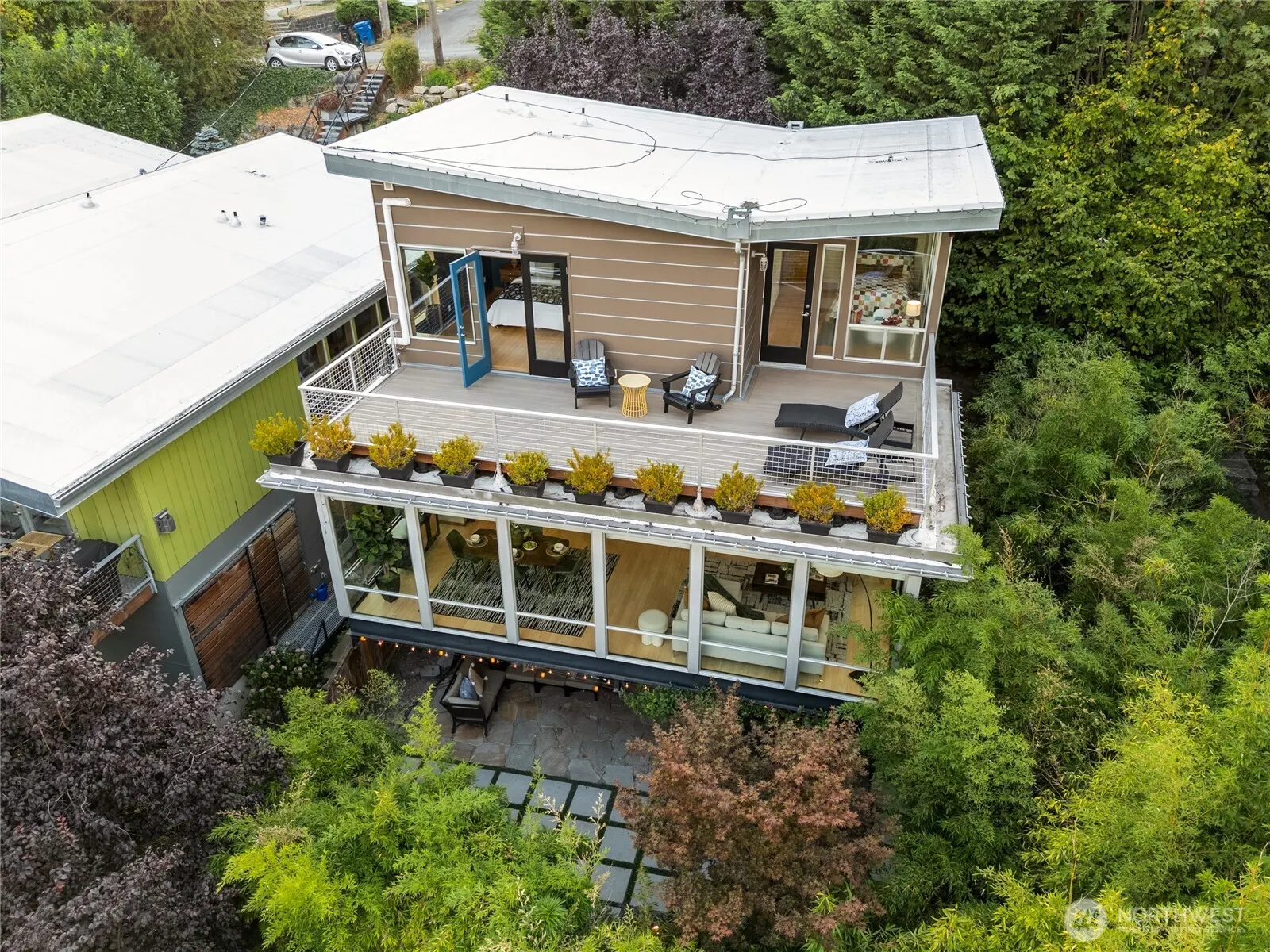4050 34th Avenue S, Seattle, WA 98118