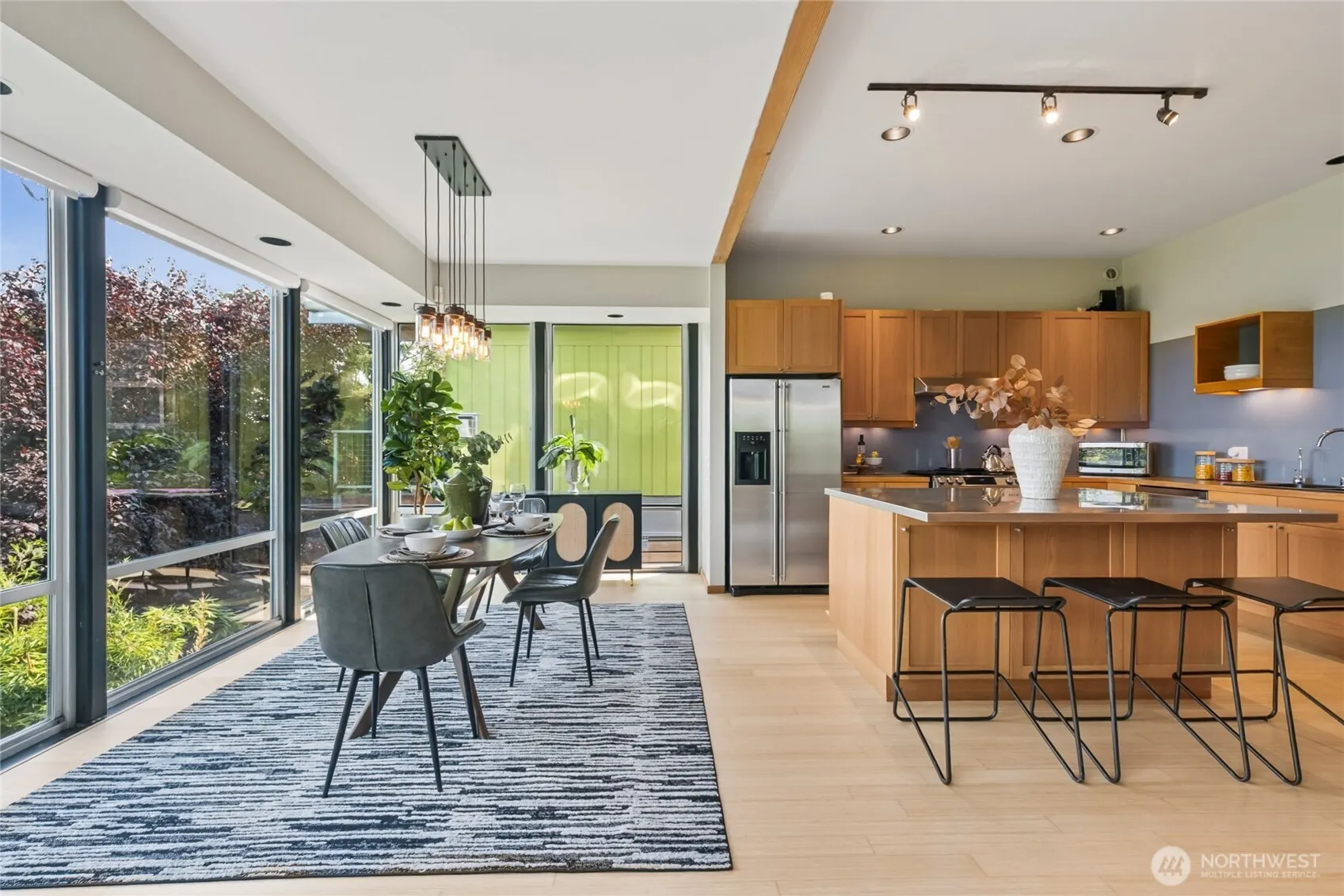 4050 34th Avenue S, Seattle, WA 98118