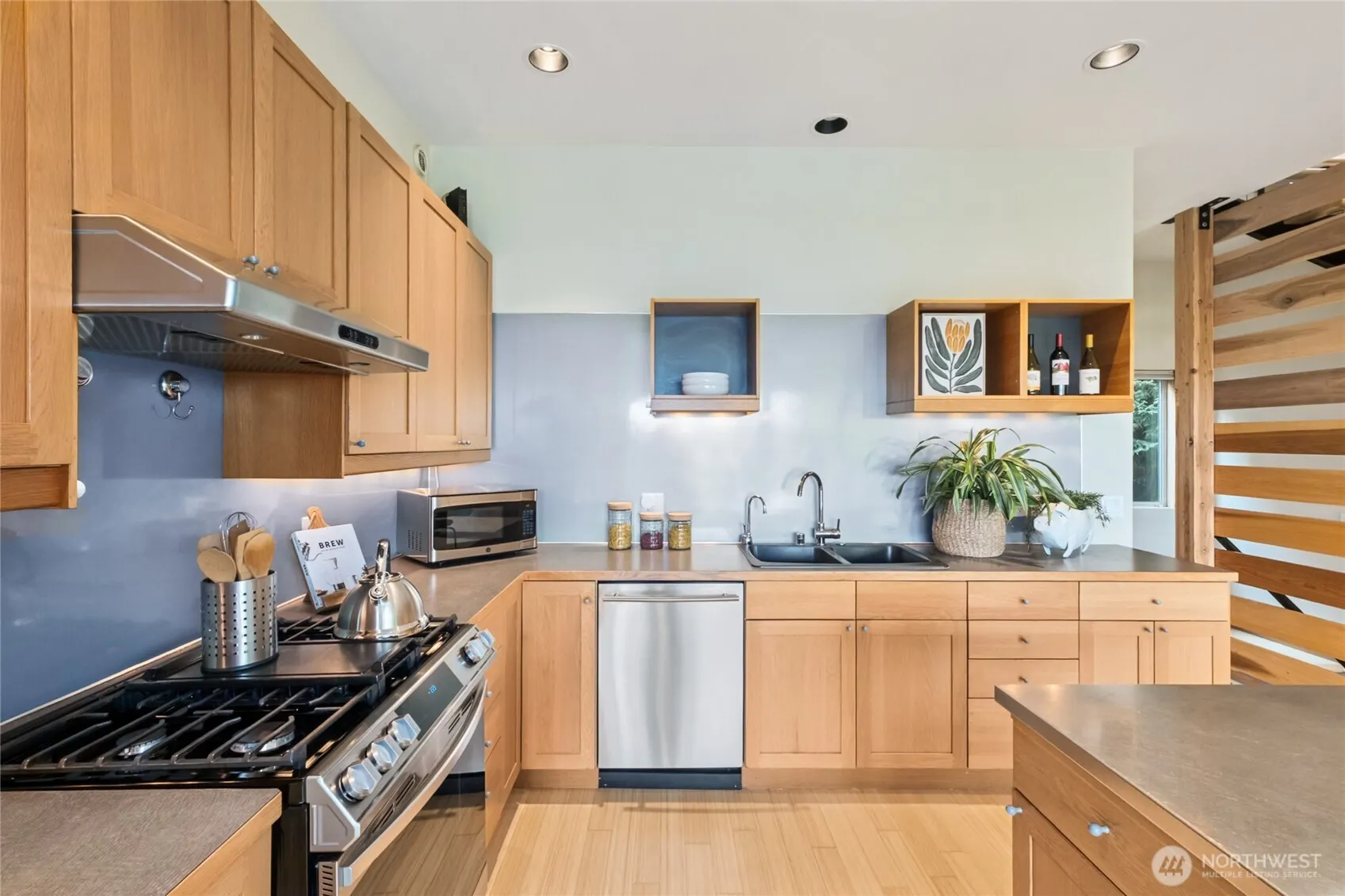 4050 34th Avenue S, Seattle, WA 98118