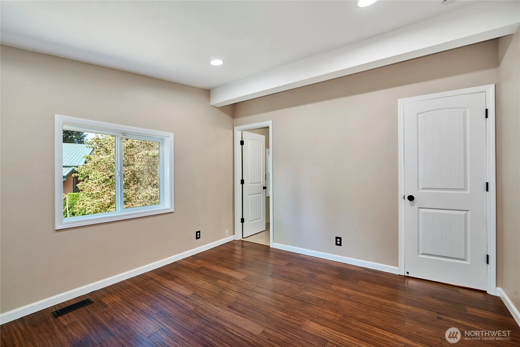 27103 41st Place S, Kent, WA 98032-7195