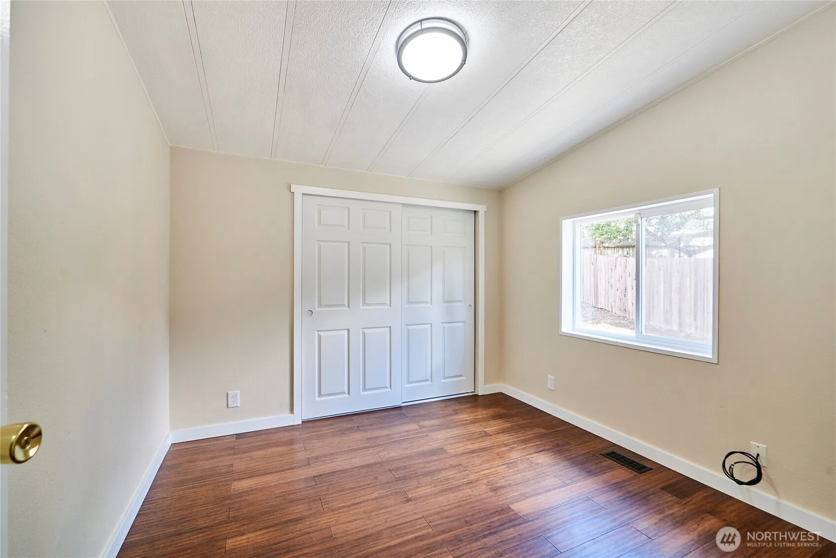 27103 41st Place S, Kent, WA 98032-7195