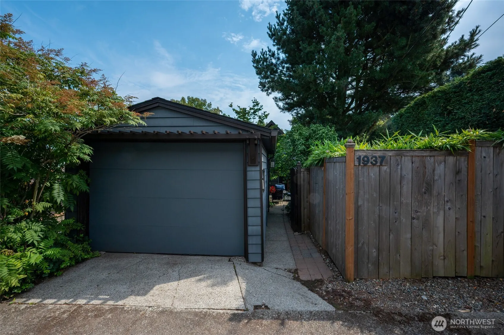 1937 6th Avenue W, Seattle, WA 98119