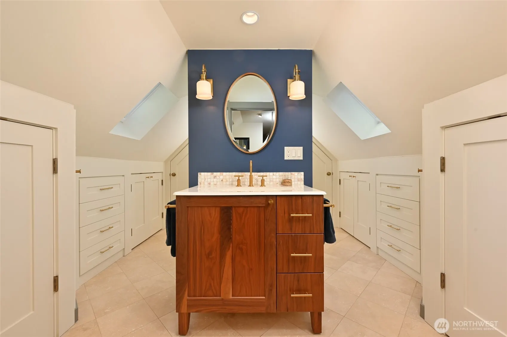 1937 6th Avenue W, Seattle, WA 98119