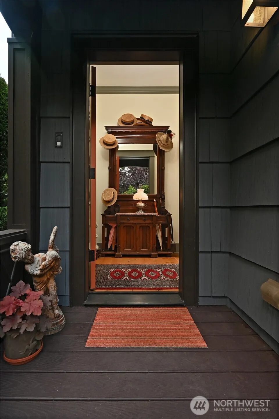 1937 6th Avenue W, Seattle, WA 98119