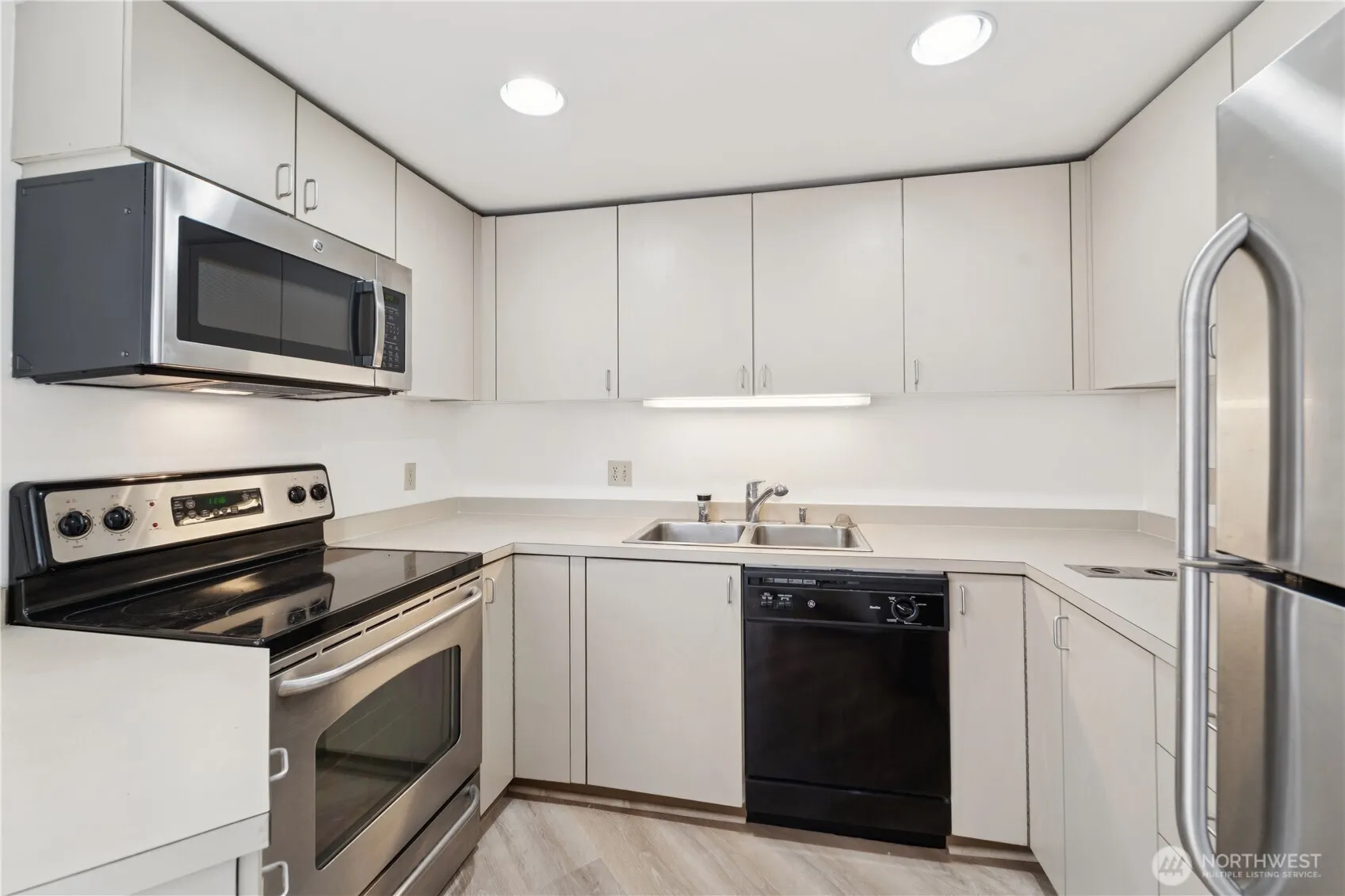 2125 1st Avenue #1904, Seattle, WA 98121
