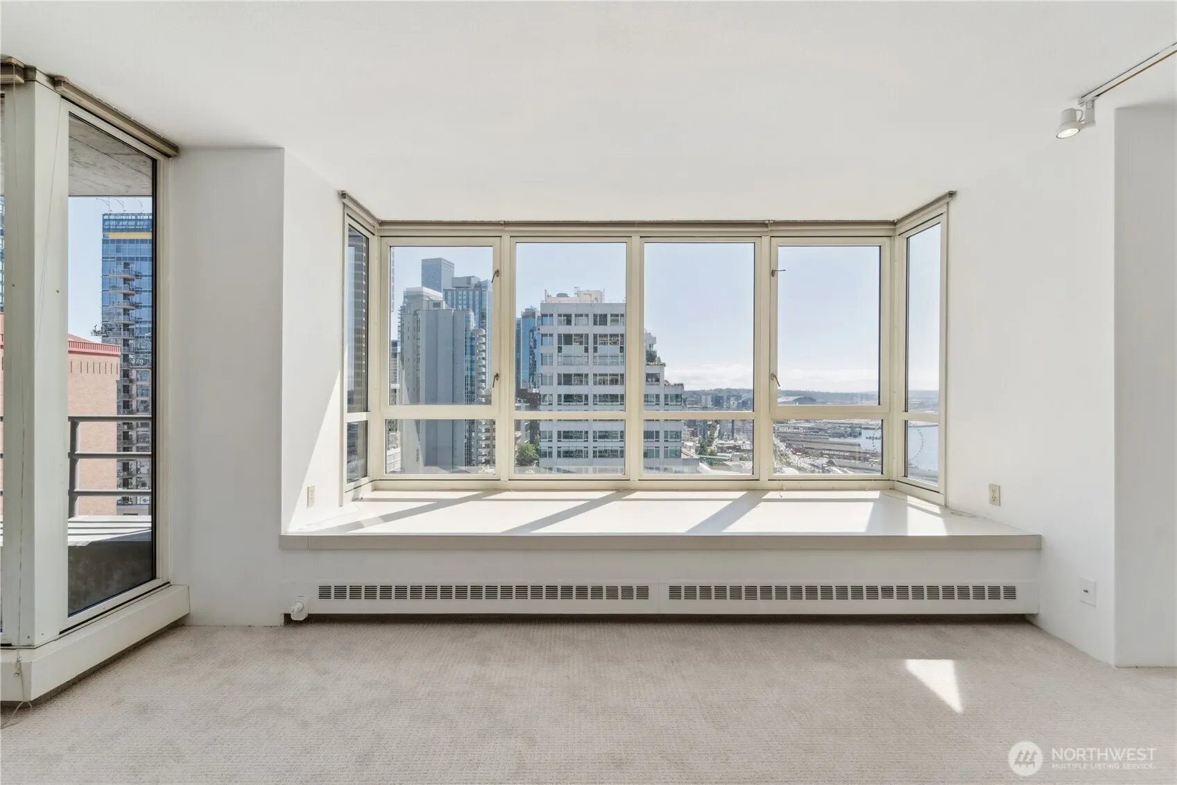 2125 1st Avenue #1904, Seattle, WA 98121