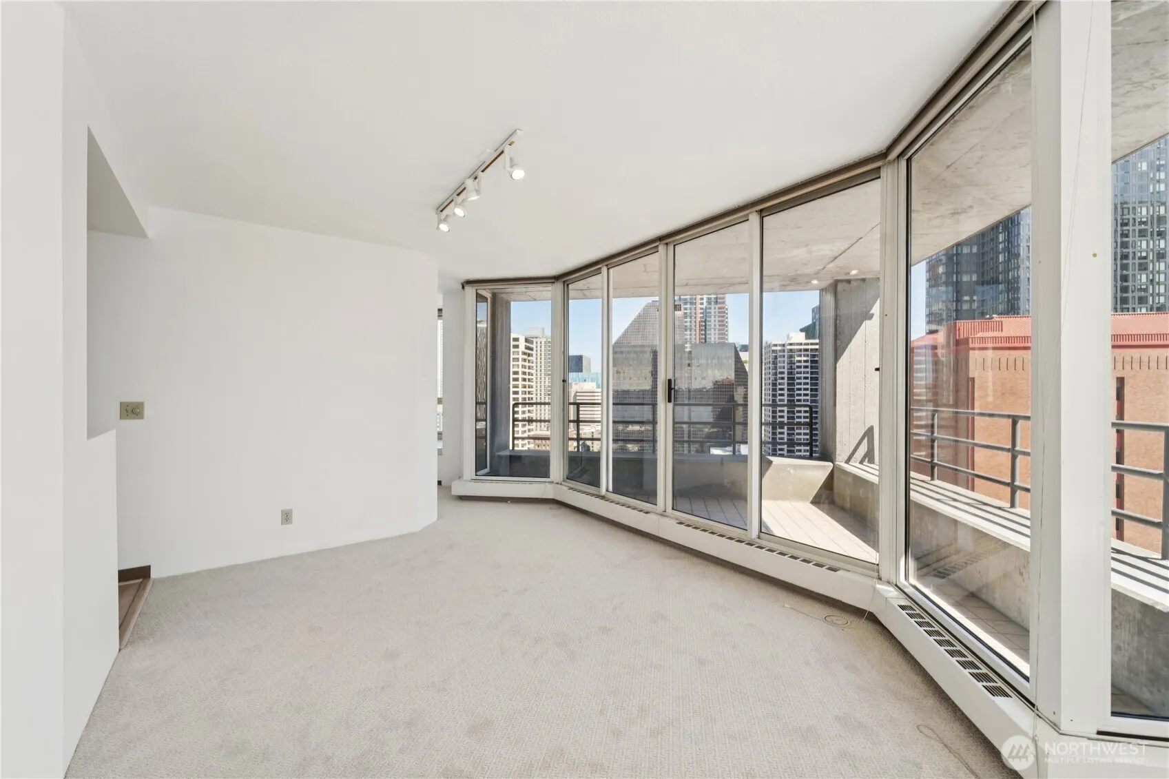 2125 1st Avenue #1904, Seattle, WA 98121