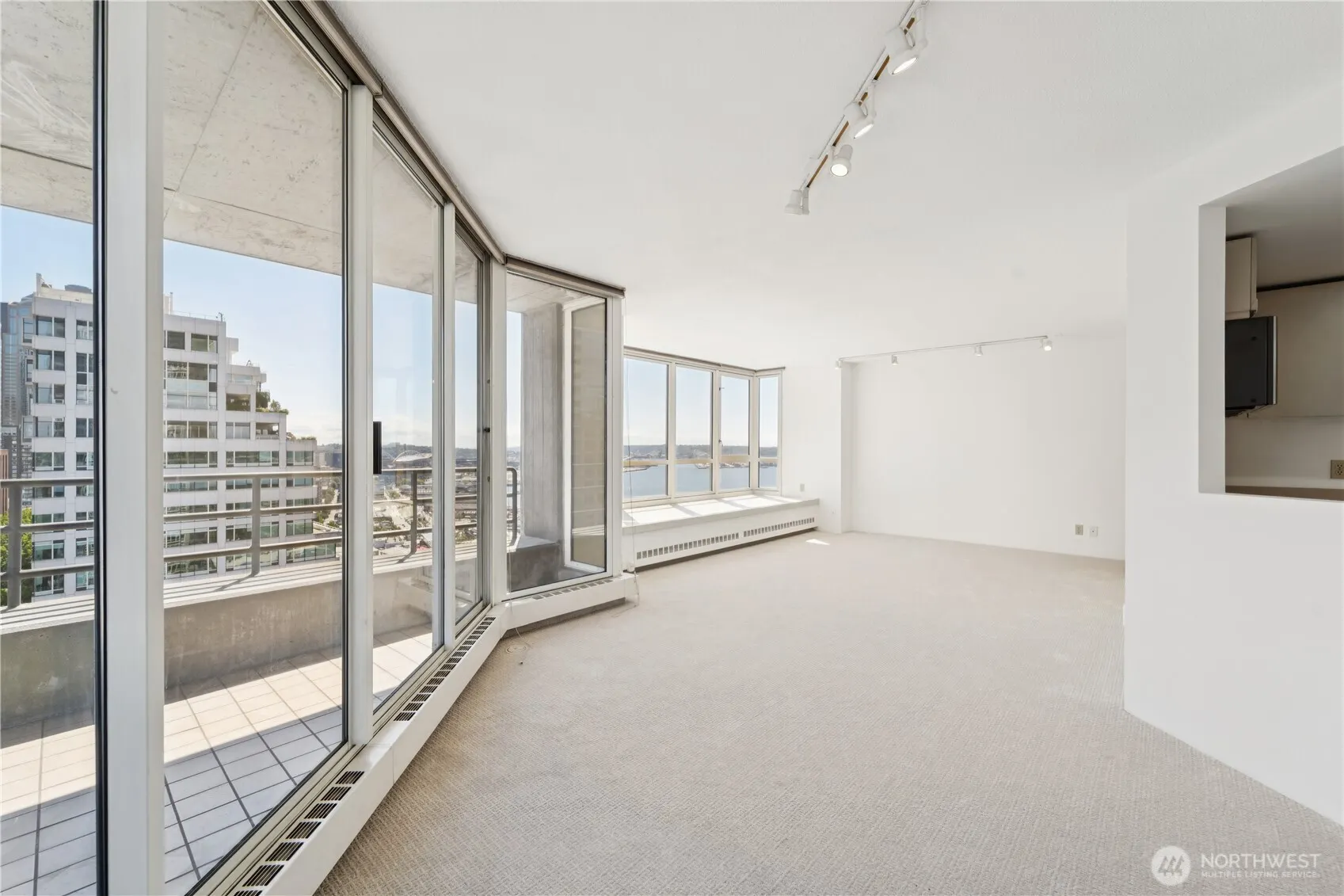 2125 1st Avenue #1904, Seattle, WA 98121