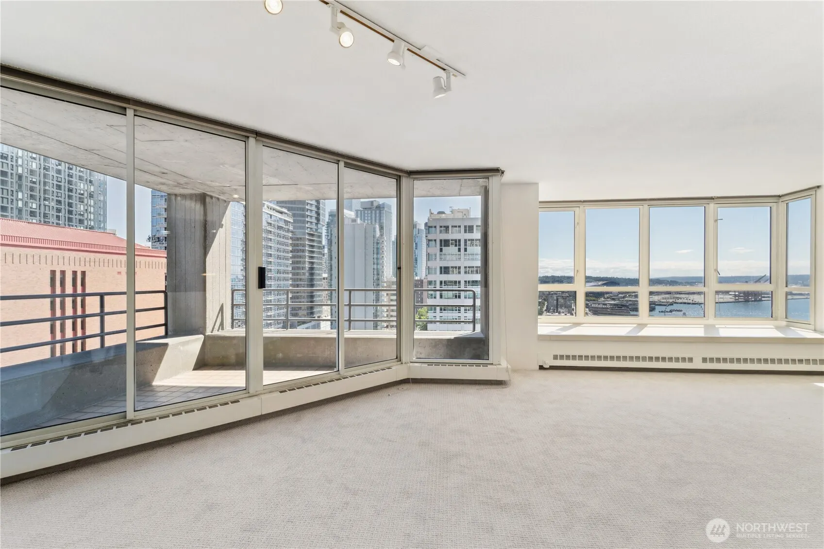 2125 1st Avenue #1904, Seattle, WA 98121