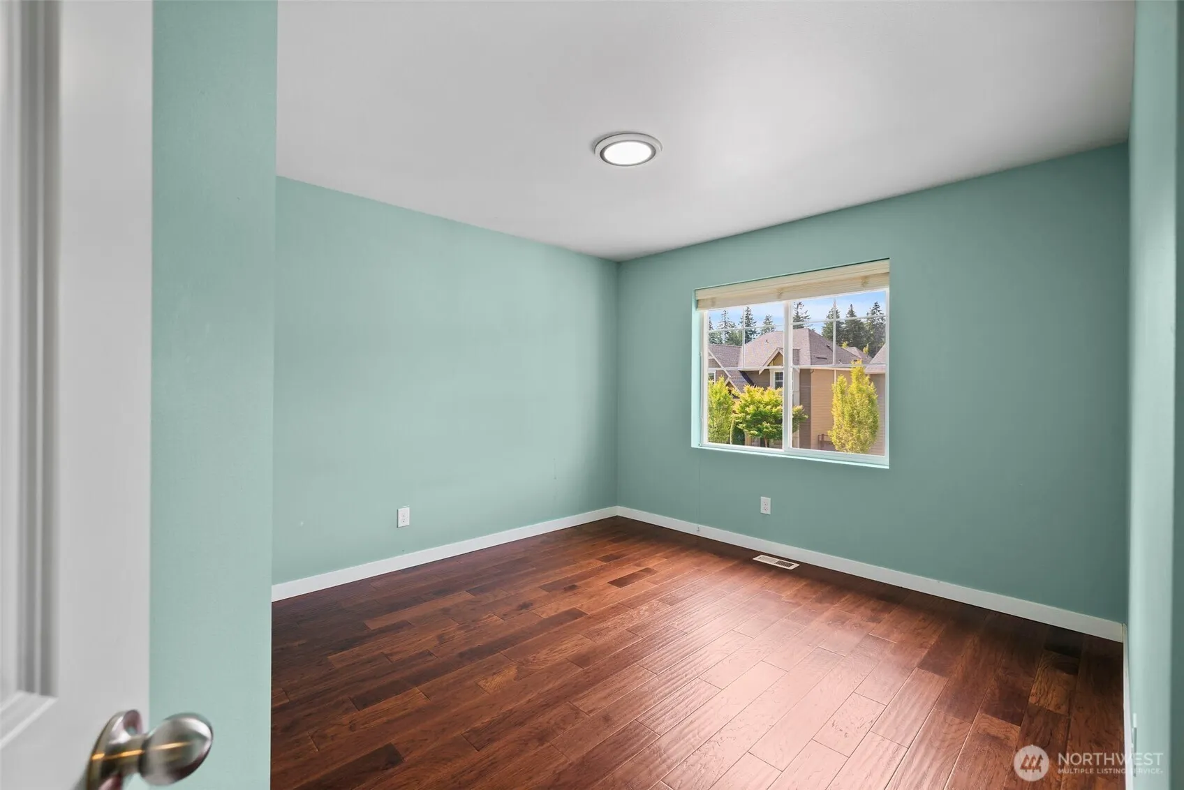 10550 NE Sheridan Crescent , Redmond, WA 98053