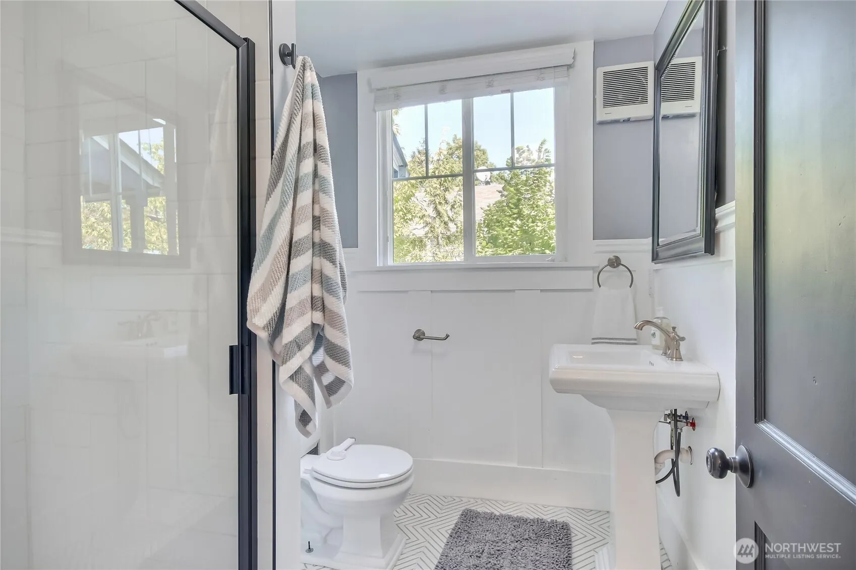 8605 Wallingford Avenue N, Seattle, WA 98103