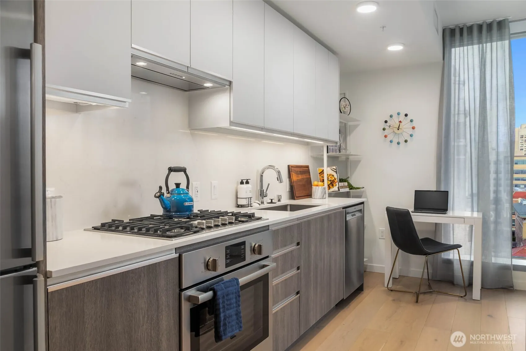 800 Columbia Street #609, Seattle, WA 98104