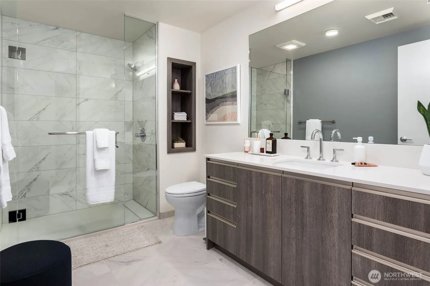 800 Columbia Street #609, Seattle, WA 98104