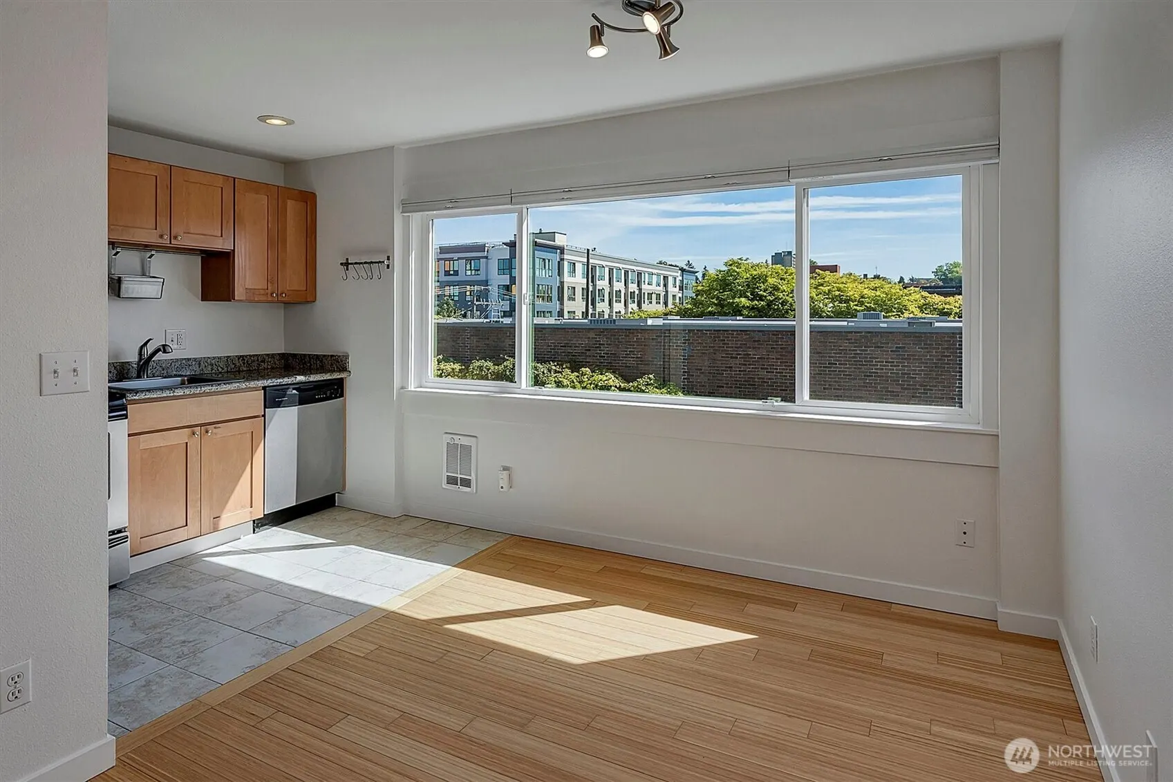 705 E Republican Street #506, Seattle, WA 98102-7001