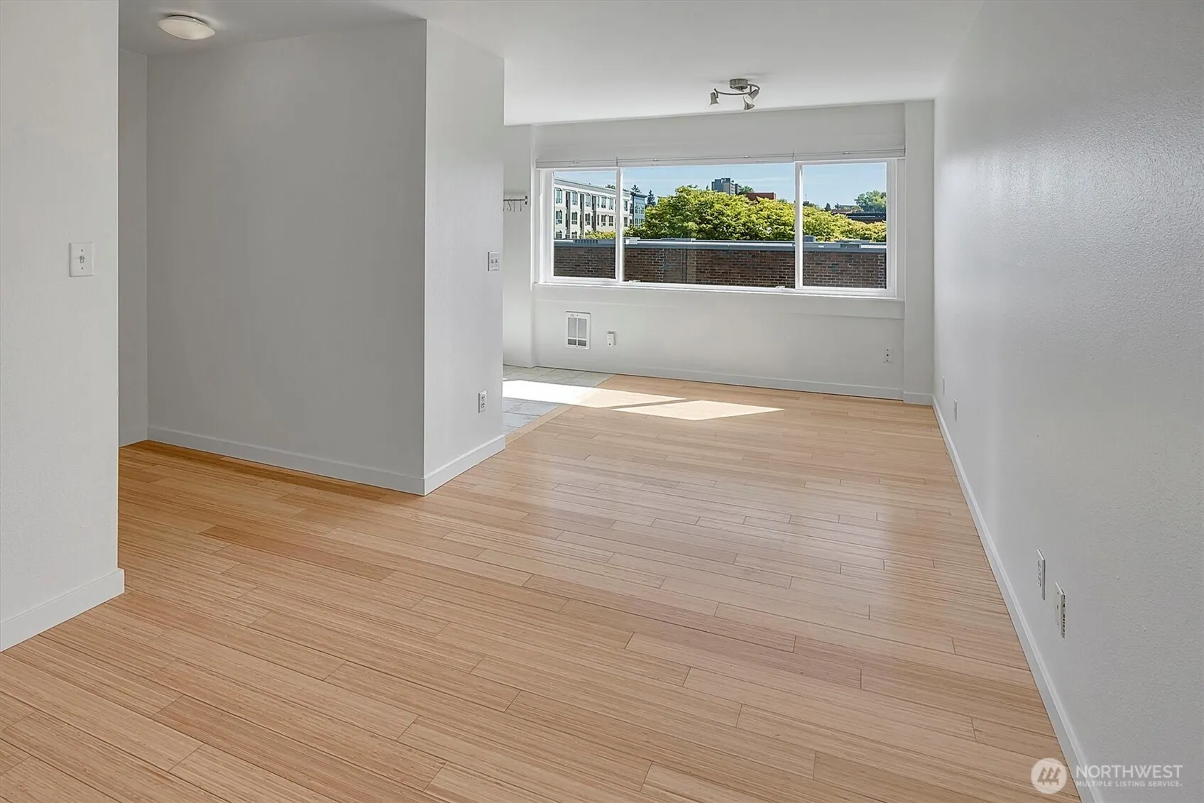 705 E Republican Street #506, Seattle, WA 98102-7001