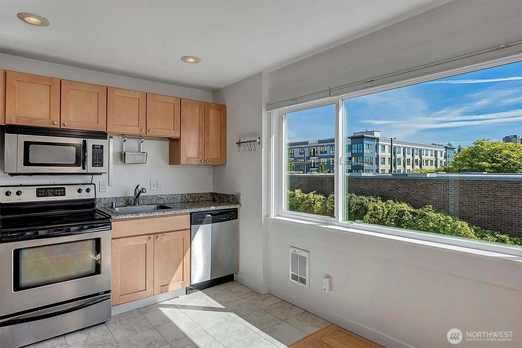 705 E Republican Street #506, Seattle, WA 98102-7001