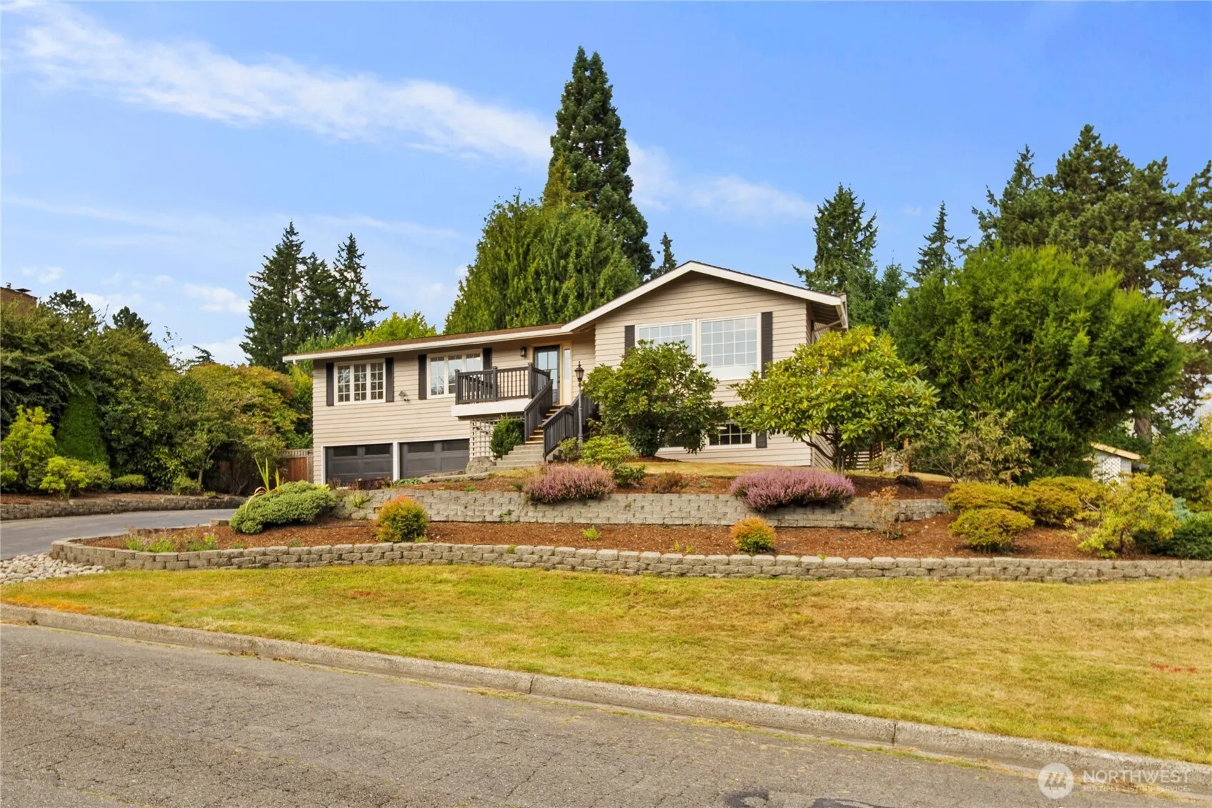 16851 105th Avenue NE, Bothell, WA 98011