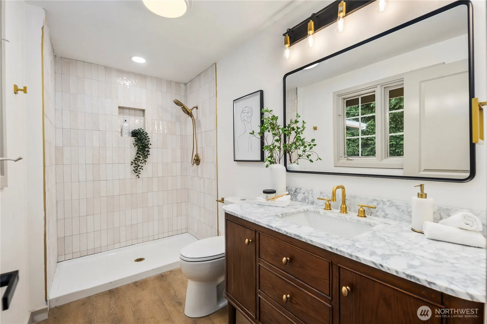 16851 105th Avenue NE, Bothell, WA 98011