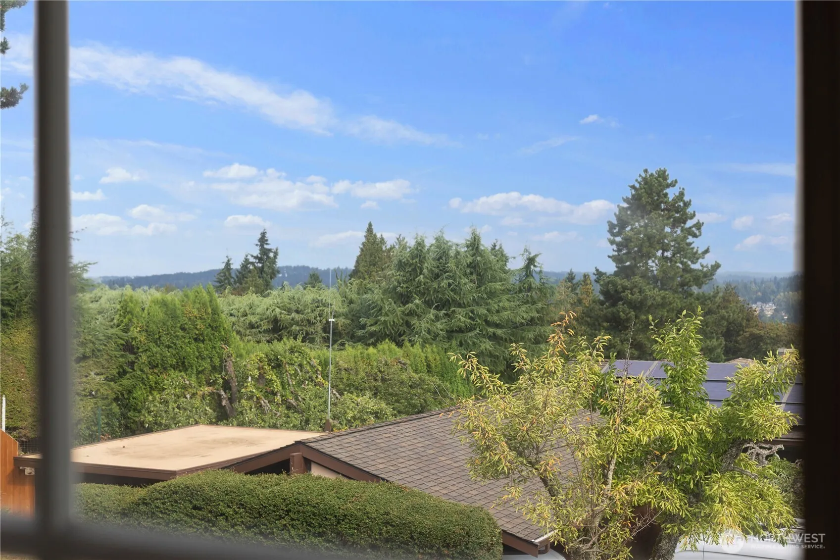 16851 105th Avenue NE, Bothell, WA 98011