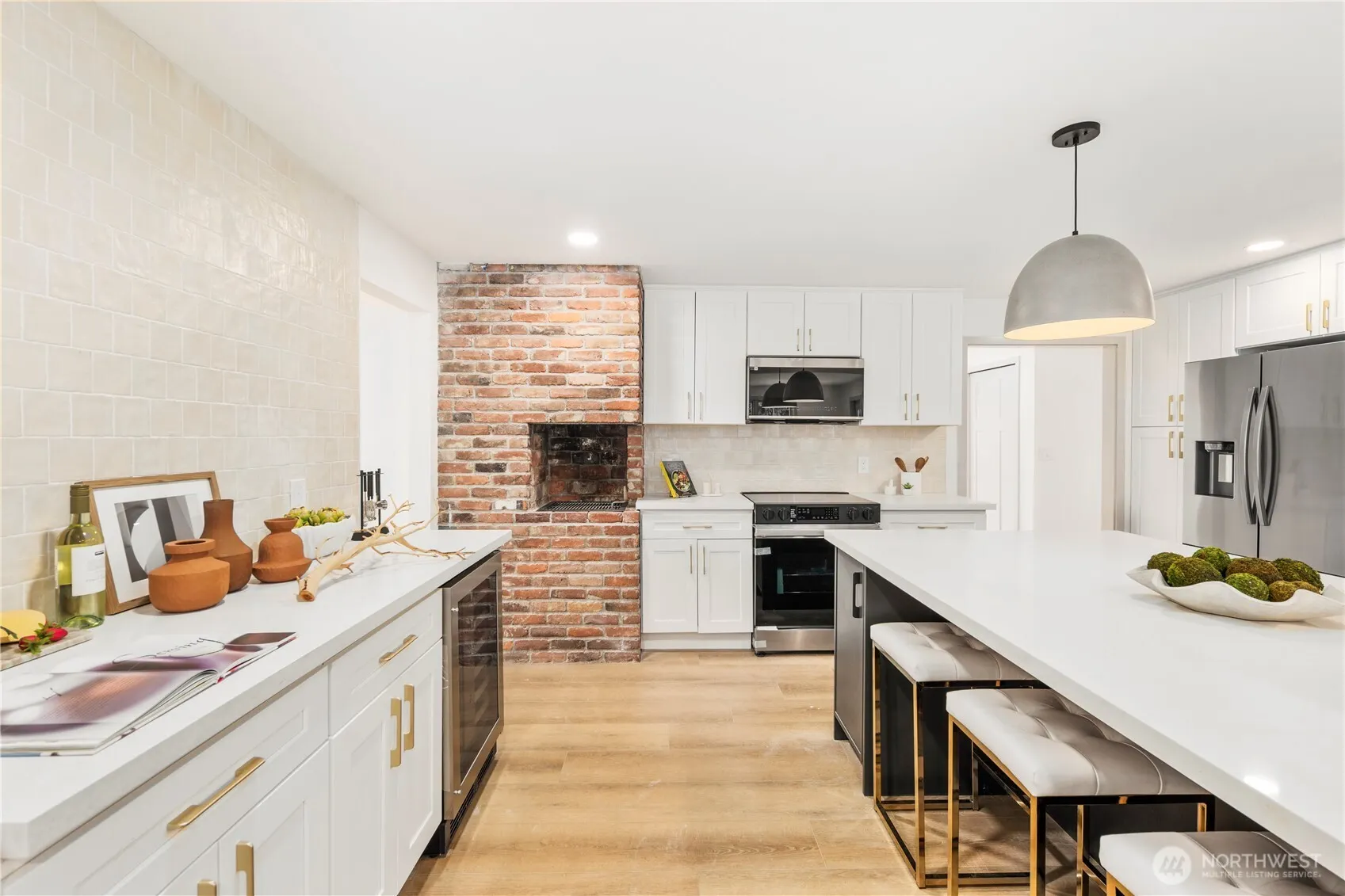 16851 105th Avenue NE, Bothell, WA 98011