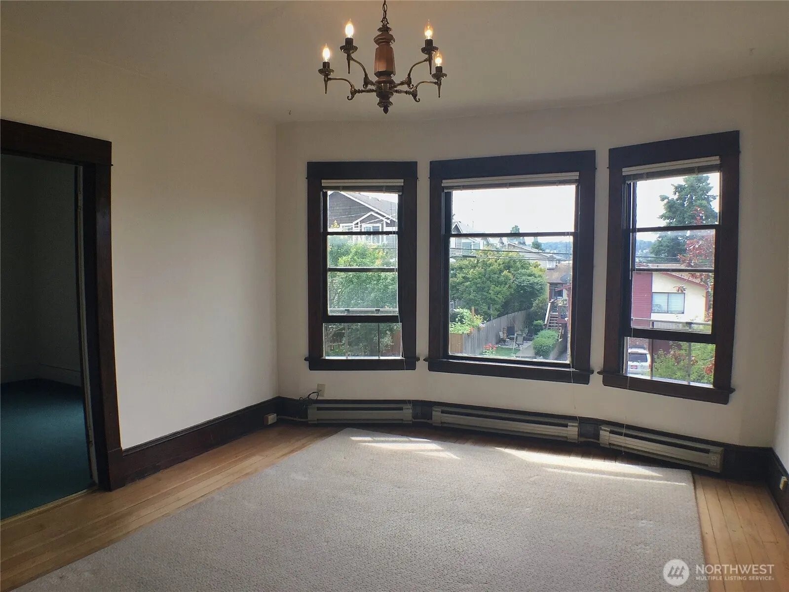 910 NW 52nd Street , Seattle, WA 98107